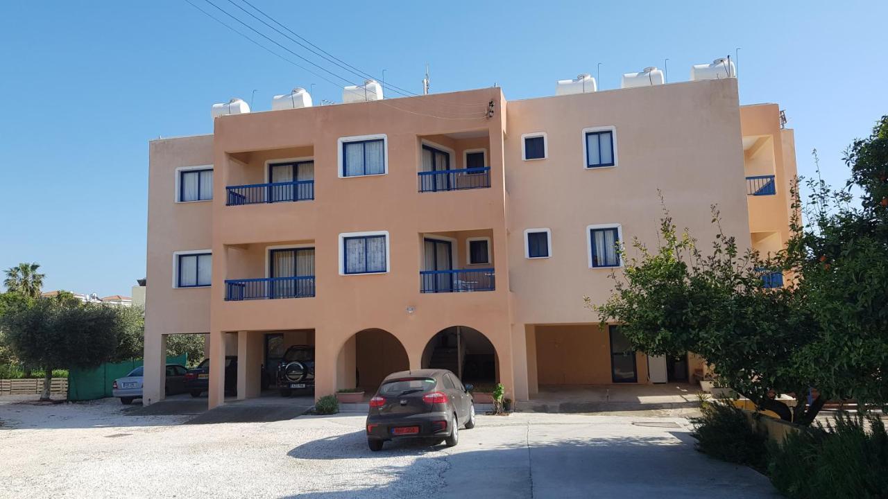 Georgia Apartments Paphos Buitenkant foto